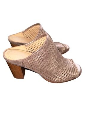 NWOT Nuture by Lamaze Wrenna Gold Leather Mule Block Heel Cutout Peep Toe Size 6